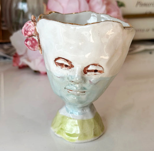 Papillon Poeme - Figurative Fauna Pottery