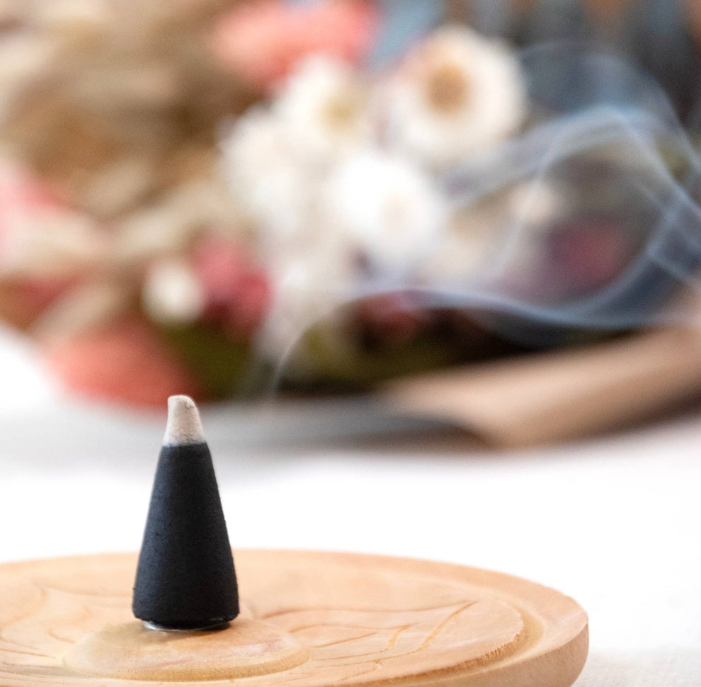 Incense Cones In Jar: Sandalwood & Fig Fragrance