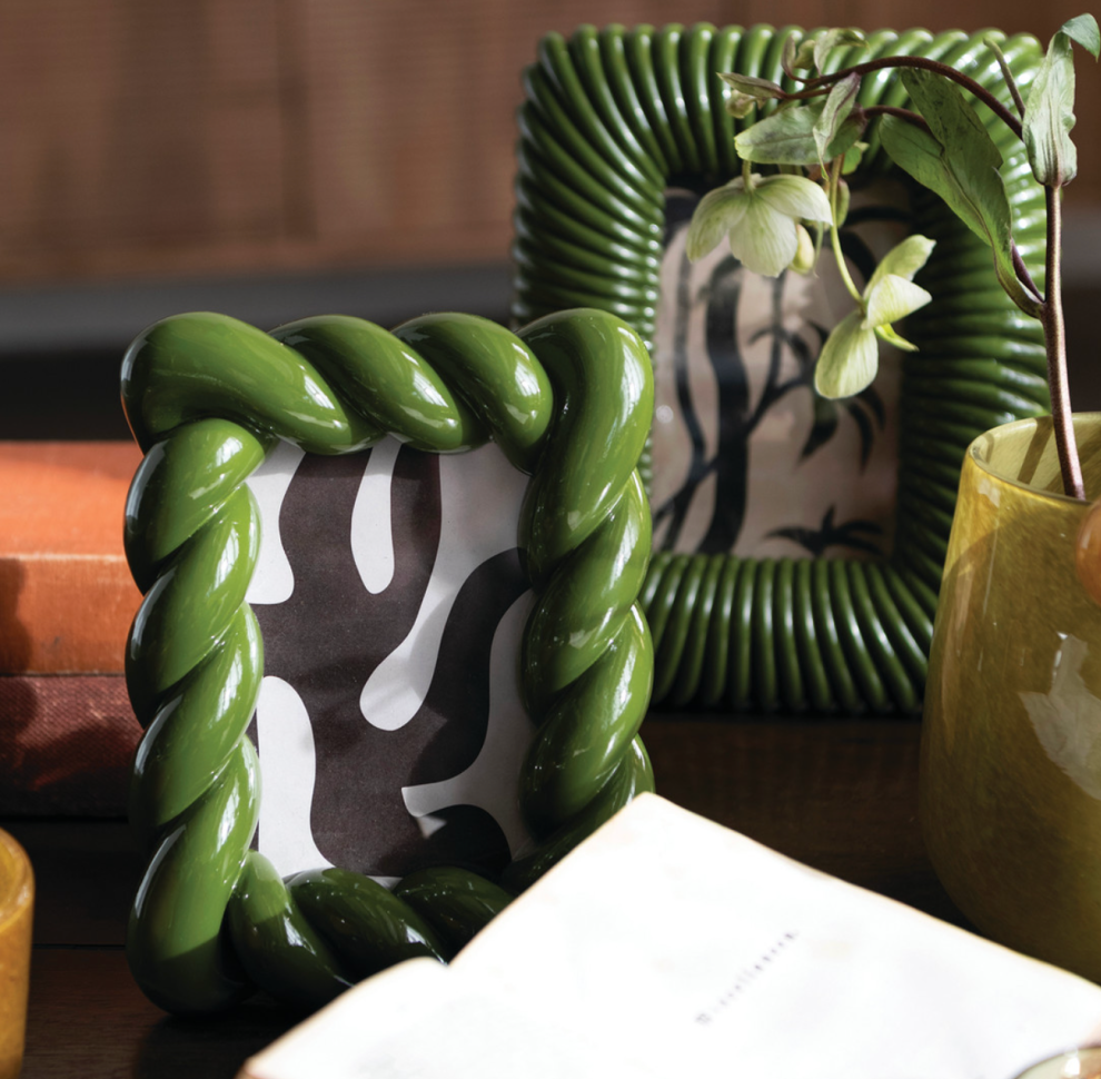 4x6 Resin Twisted Photo Frame